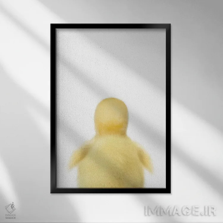 تابلو دکوراتیو پشت جوجه اردک اثر چاپ های تاینی ترژر - نمای قابدار مشکی
