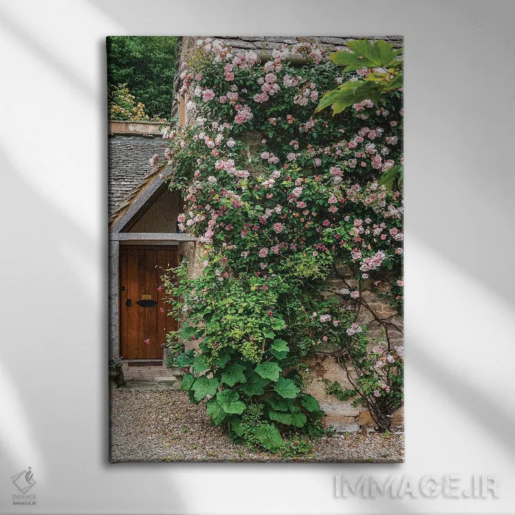 تابلو دکوراتیو زندگی به رنگ رز اثر اوربان تلر - نمای روبهرو روی دیوار