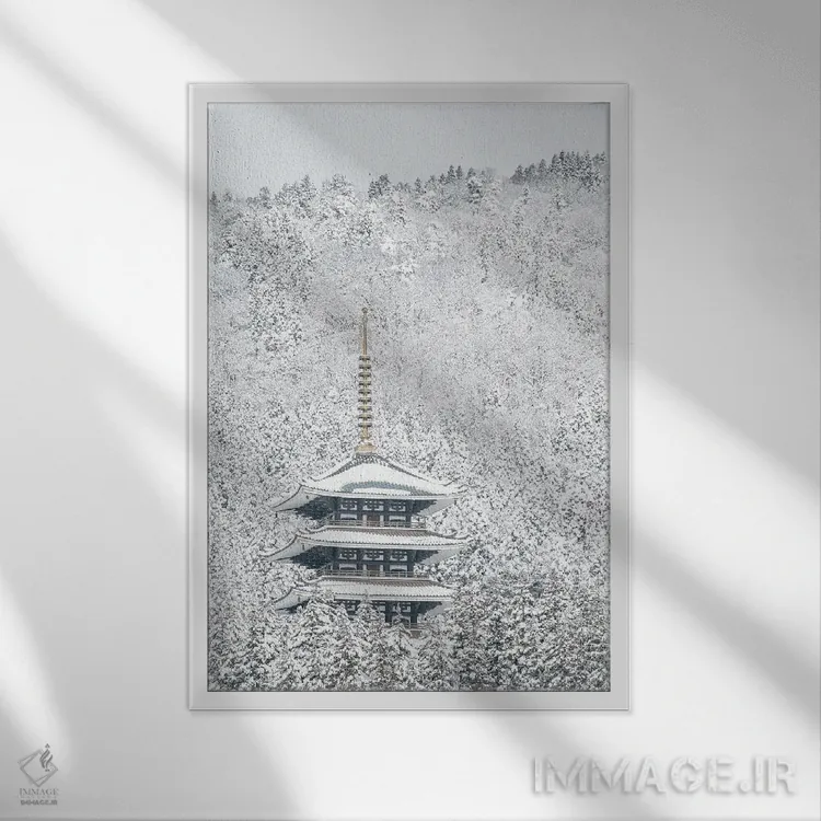 تابلو دکوراتیو برج زمستان اثر نائویا یوشیدا - نمای قابدار سفید