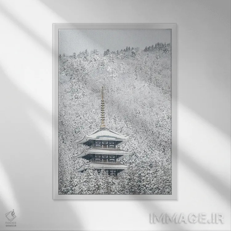 تابلو دکوراتیو برج زمستان اثر نائویا یوشیدا - نمای قابدار سفید