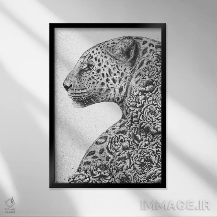 تابلو دکوراتیو پلنگ با گل صدتومانی اثر والریا کورنکوا - نمای قابدار مشکی
