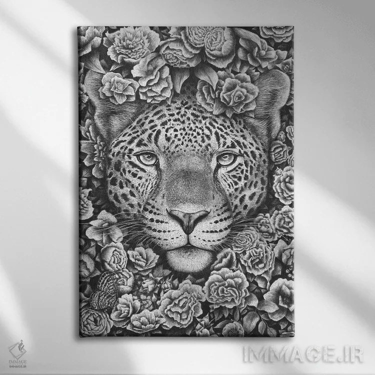 تابلو دکوراتیو جگوار در میان گل ها اثر والریا کورنکوا - نمای روبهرو روی دیوار
