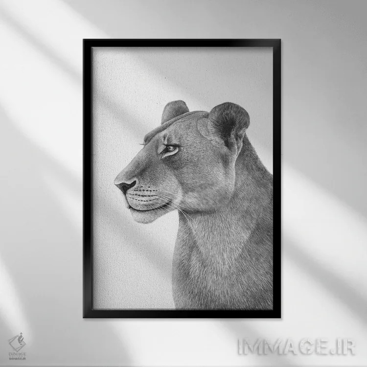 تابلو دکوراتیو شیر ماده اثر والریا کورنکوا - نمای قابدار مشکی