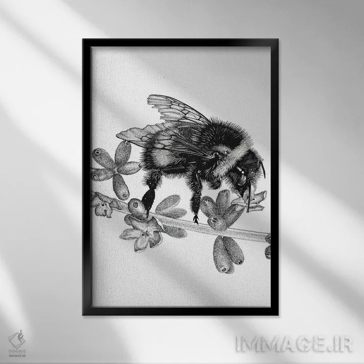 تابلو دکوراتیو زنبور روی اسطوخودوس اثر ویکی هانت - نمای قابدار مشکی