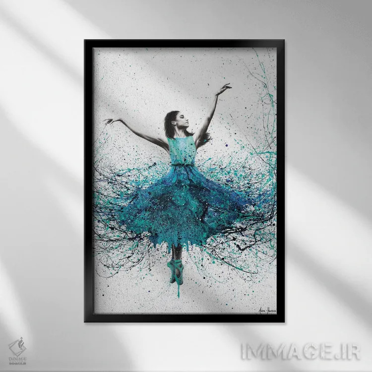 تابلو دکوراتیو رقصنده شب مرجانی اثر اشوین هریسون - نمای قابدار مشکی