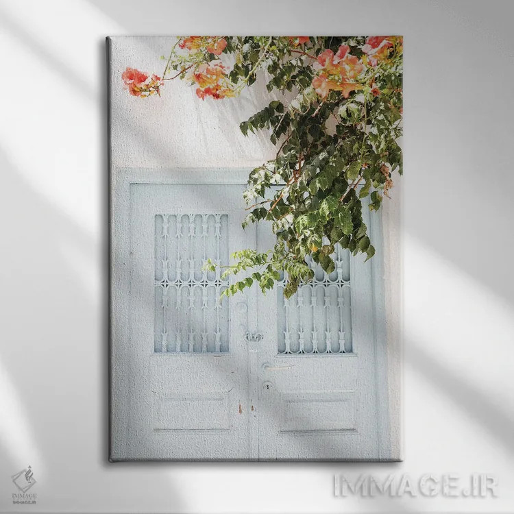 تابلو دکوراتیو درب آبی روستایی اثر ویکتوریا متاکساس - نمای روبهرو روی دیوار