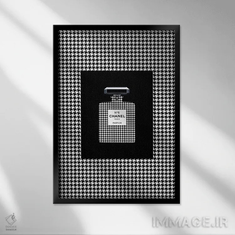 تابلو دکوراتیو شنل ۵ پای خروس اثر الکساندر ونانسیو - نمای قابدار مشکی