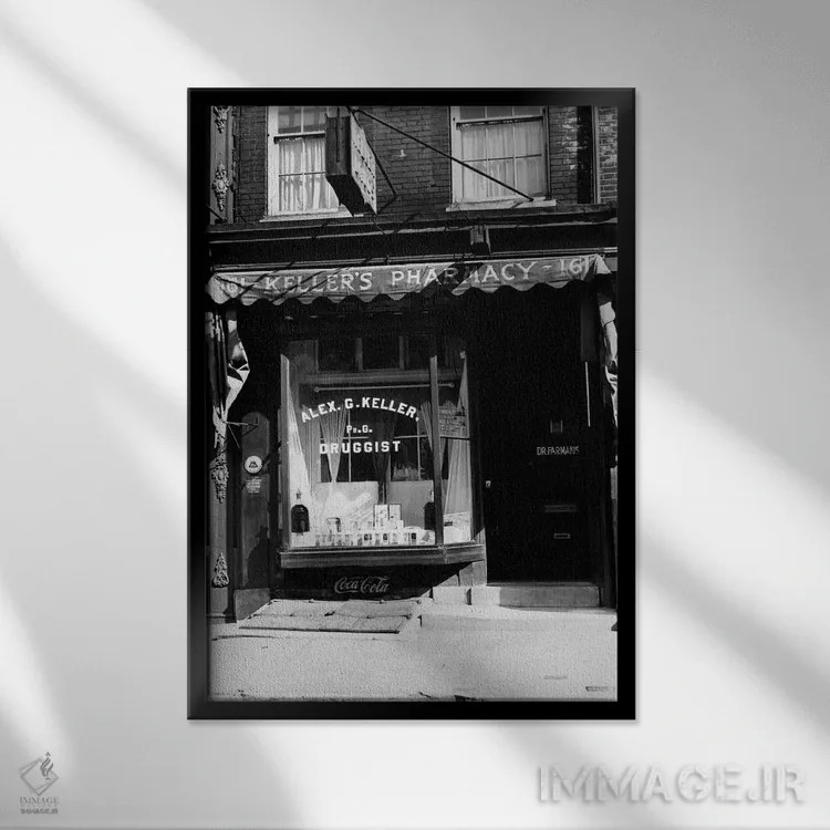 تابلو دکوراتیو دهه ۱۹۳۰ نمای فروشگاه داروخانه اثر تصاویر وینتج - نمای قابدار مشکی