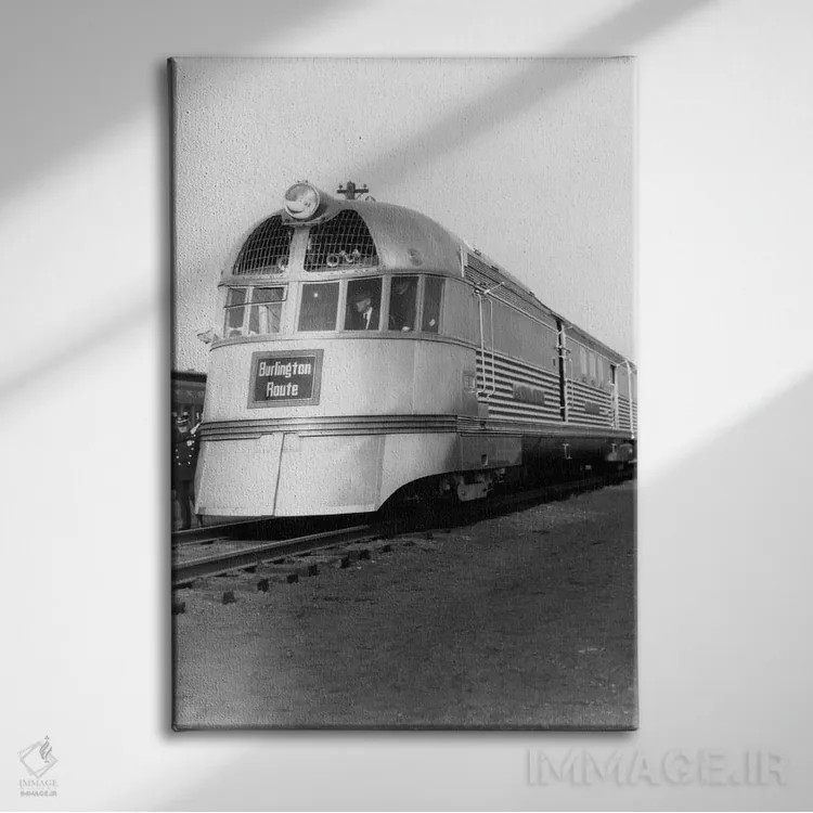 تابلو دکوراتیو دهه ۱۹۳۰ مجموعه لوکوموتیو قطار زفیر از زاویه ای متمایل خط… اثر تصاویر وینتج - نمای روبهرو روی دیوار