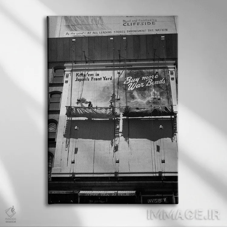 تابلو دکوراتیو نقاشان تابلو در میدان تایمز نیویورک سال ۱۹۴۵ در گوشه خیابا… اثر تصاویر وینتج - نمای روبهرو روی دیوار