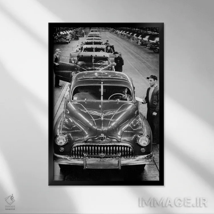 تابلو دکوراتیو نمای روبه رو از خط مونتاژ خودروی بیوک در دیترویت میشیگان اثر تصاویر وینتج - نمای قابدار مشکی