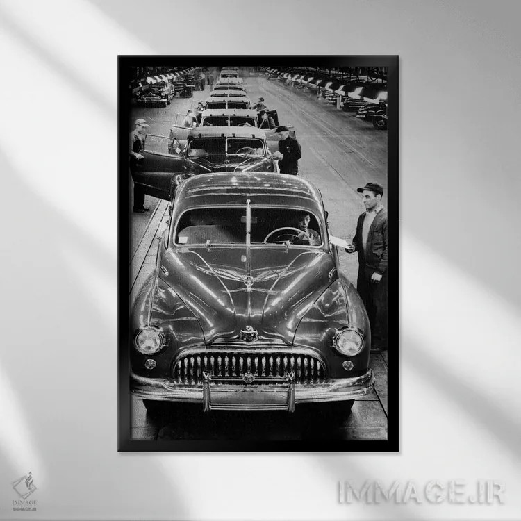 تابلو دکوراتیو نمای روبه رو از خط مونتاژ خودروی بیوک در دیترویت میشیگان اثر تصاویر وینتج - نمای قابدار مشکی