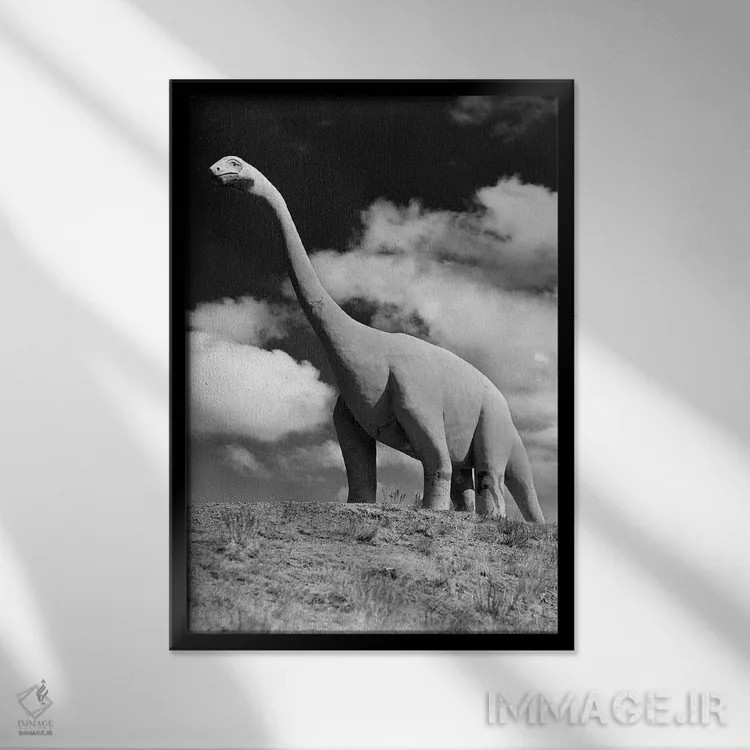 تابلو دکوراتیو تندیس بزرگ و هم اندازه واقعی از دایناسور براونتوساروس منقر… اثر تصاویر وینتج - نمای قابدار مشکی