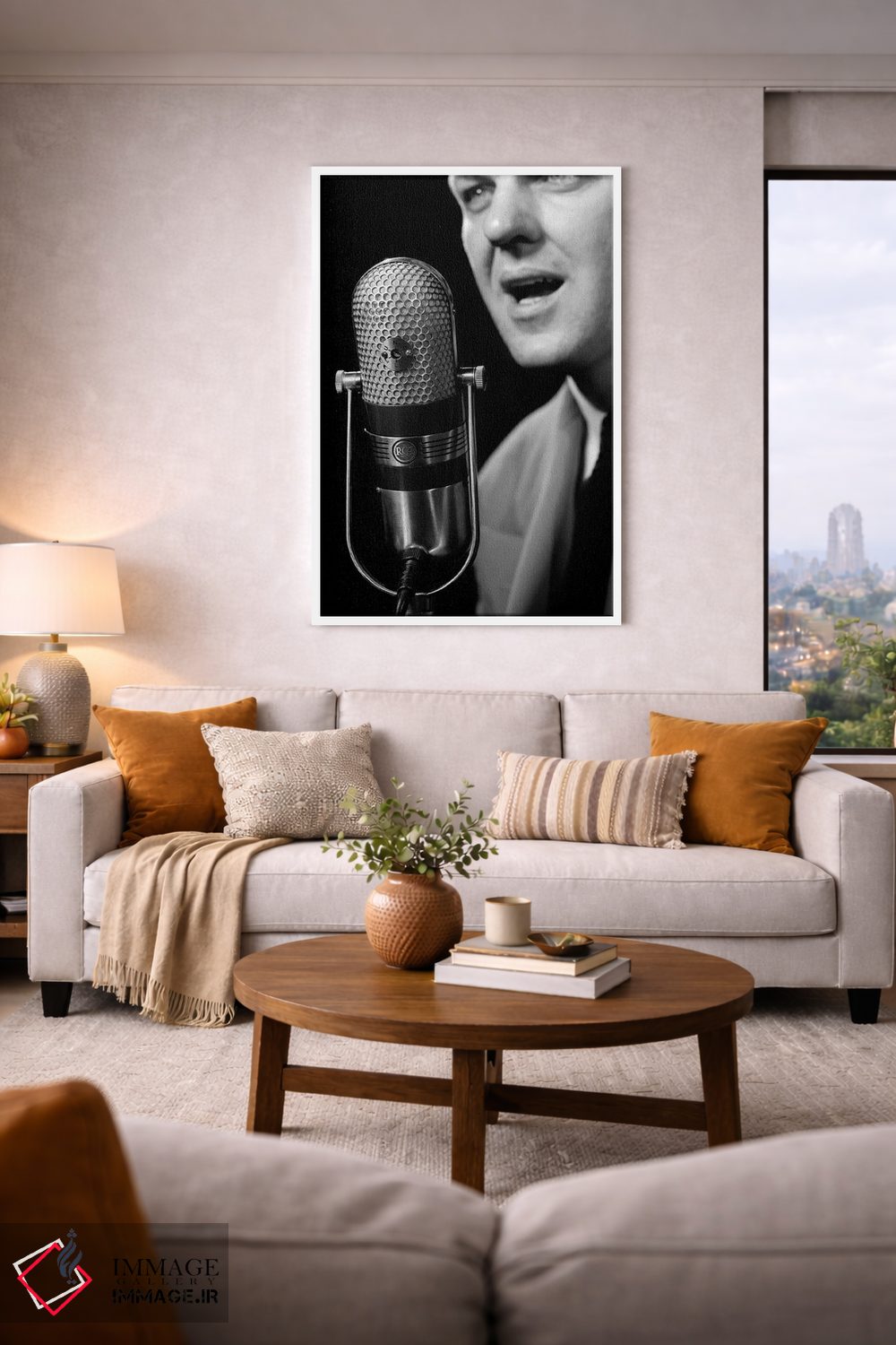 تابلو دکوراتیو نمای نزدیک گوینده مرد در حال صحبت مقابل میکروفون ، نمادی ا… اثر تصاویر وینتج - D2W
