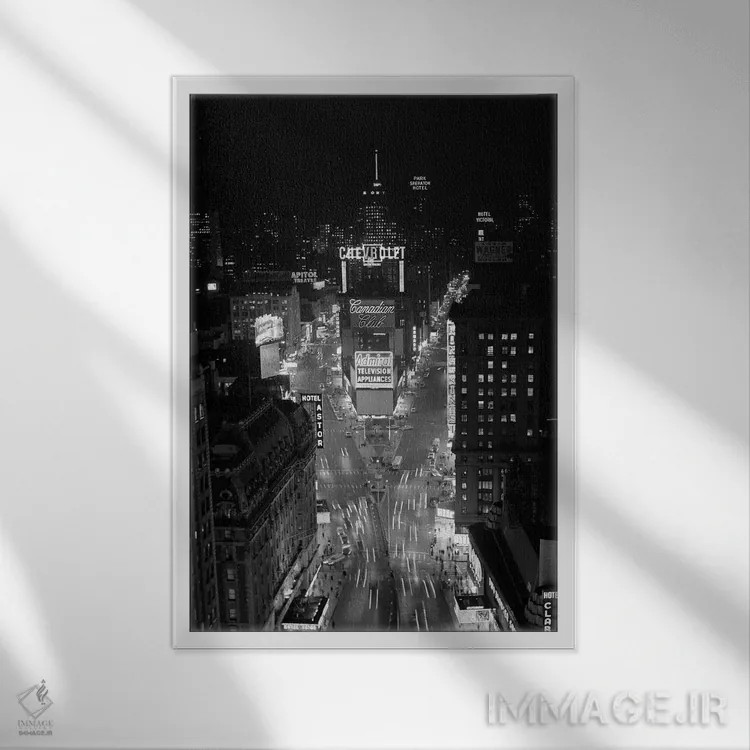 تابلو دکوراتیو نمای هوایی شبانه تایمز اسکوئر از ساختمان تایمز رو به شمال… اثر تصاویر وینتج - نمای قابدار سفید
