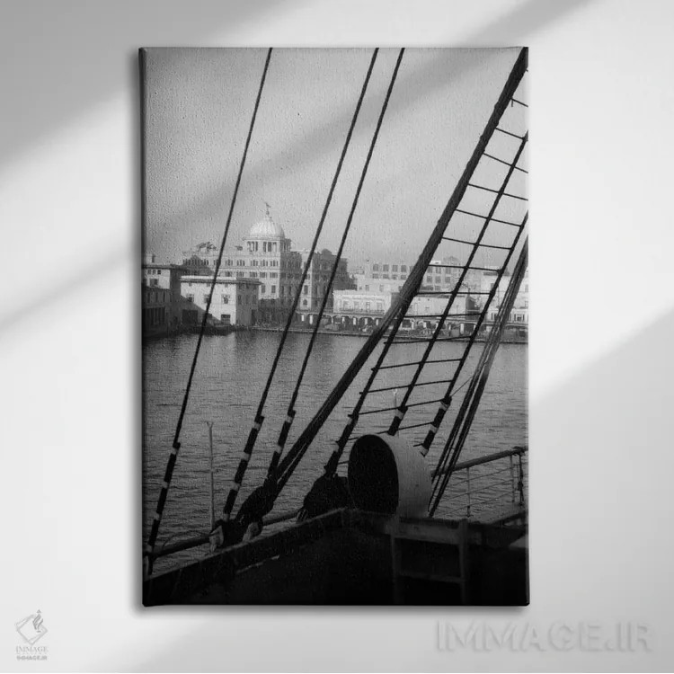 تابلو دکوراتیو منظره از کشتی اس اس لافایت به سمت ساختمان گمرک هاوانا کوبا اثر تصاویر وینتج - نمای روبهرو روی دیوار