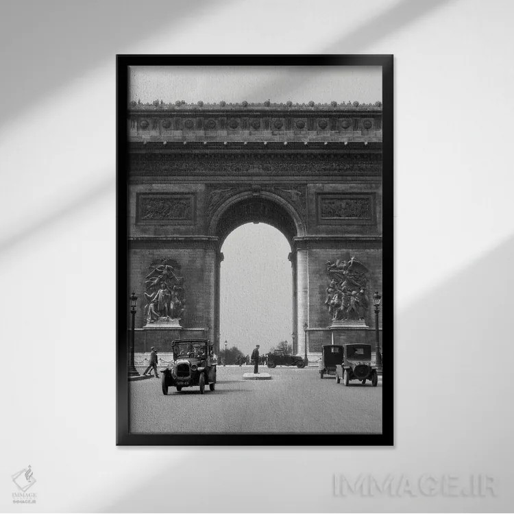 تابلو دکوراتیو طاق نصرت همراه با خودروها دهه ۱۹۲۰-۱۹۳۰ پاریس فرانسه اثر تصاویر وینتج - نمای قابدار مشکی