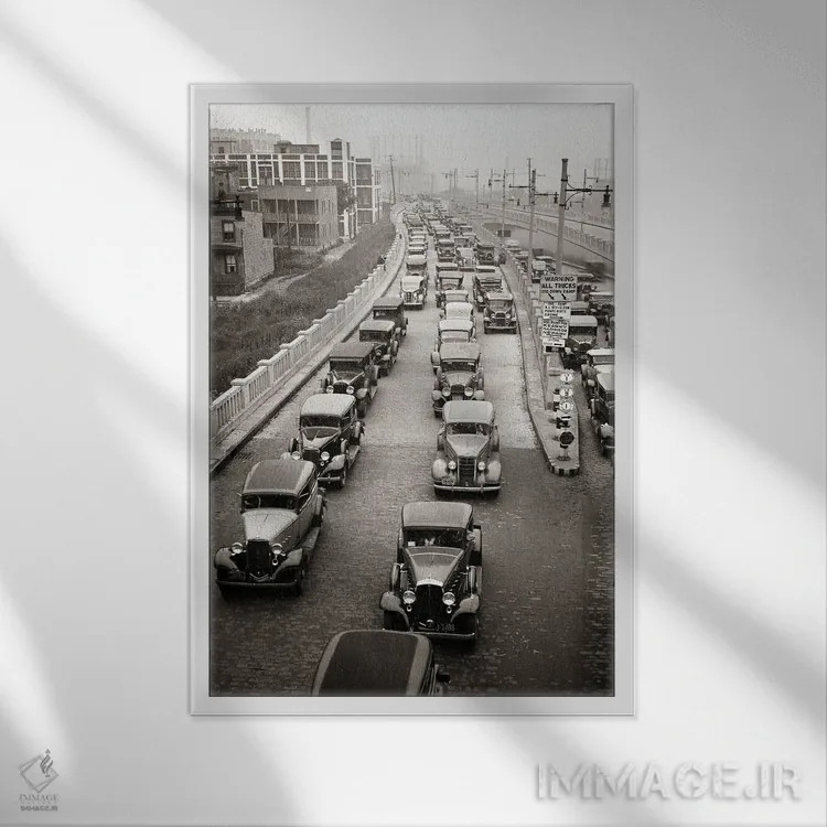 تابلو مدرن ترافیک عصر شلوغی خودروها از پل اسکای وی بالسکی به سمت تونل هال… اثر تصاویر وینتج - نمای قابدار سفید
