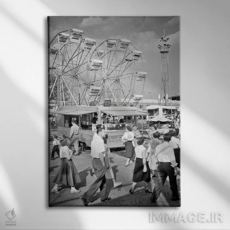 تابلو دکوراتیو جمعیت مردان، زنان و نوجوانان در مسیر اصلی نمایشگاه یورک کا… اثر تصاویر وینتج - نمای روبهرو روی دیوار