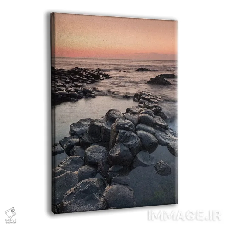تابلو دکوراتیو County Antrim, Bushmills, Giants Causeway, basalt rock fo… اثر والتر بیبیکوف - نمای پرسپکتیو محصول