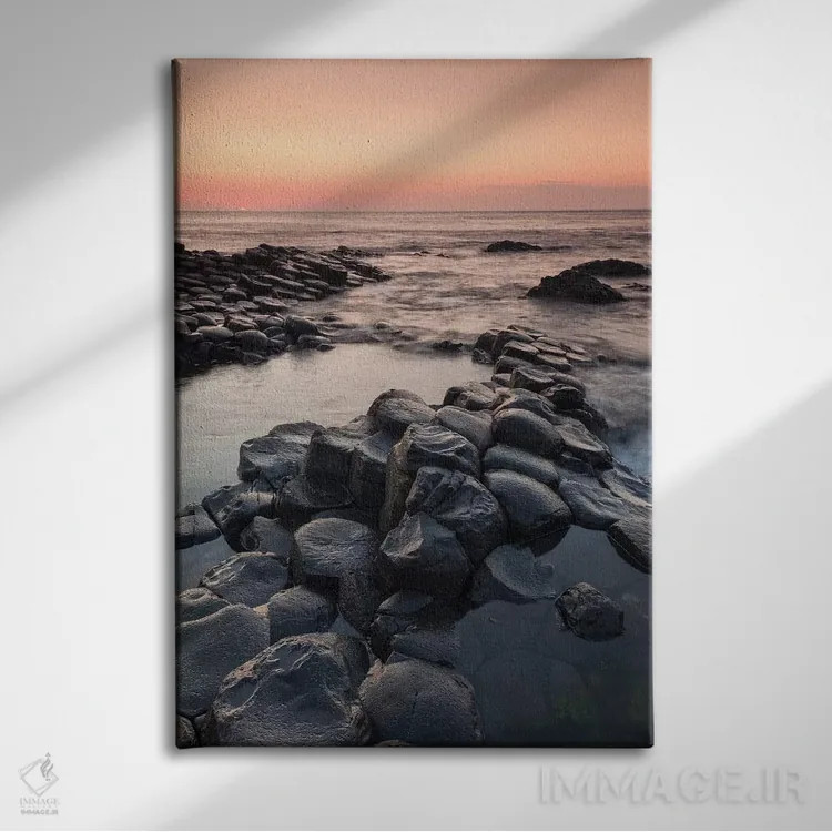 تابلو دکوراتیو County Antrim, Bushmills, Giants Causeway, basalt rock fo… اثر والتر بیبیکوف - نمای روبهرو روی دیوار