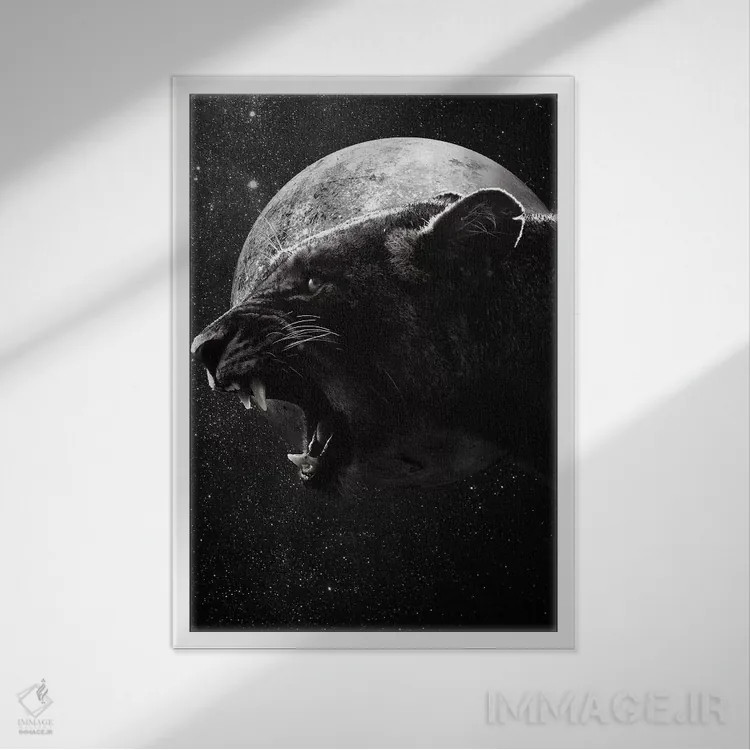 تابلو دکوراتیو شیر ماده سیاه اثر واتر ریکن - نمای قابدار سفید