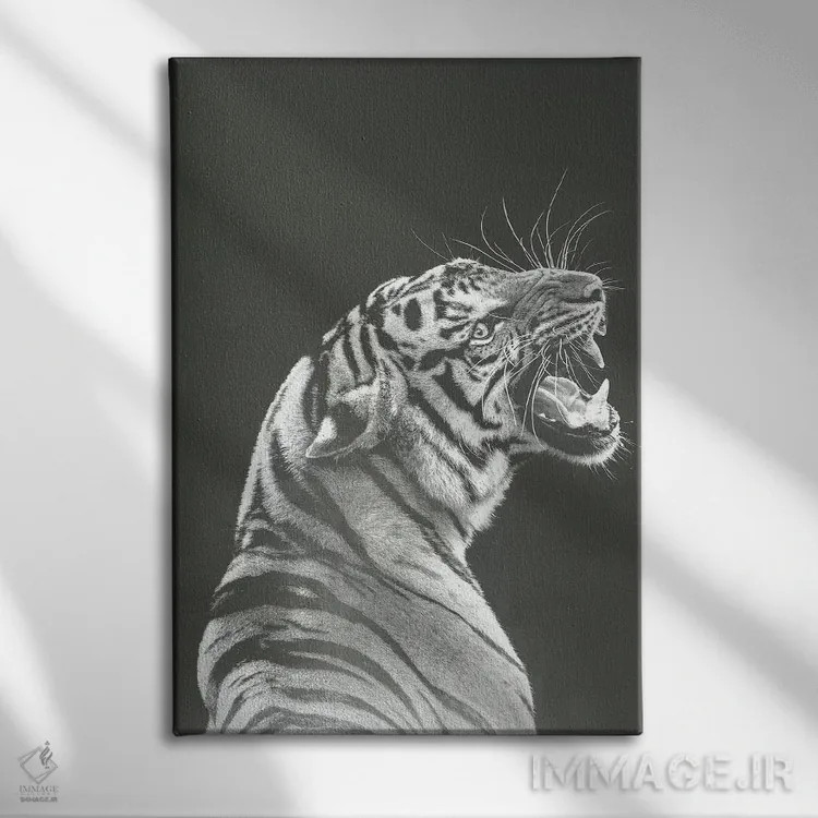 تابلو دکوراتیو ببر خاکستری اثر واتر ریکن - نمای روبهرو روی دیوار