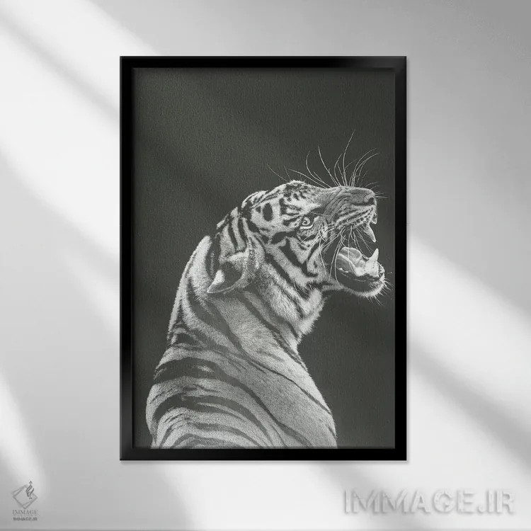 تابلو دکوراتیو ببر خاکستری اثر واتر ریکن - نمای قابدار مشکی