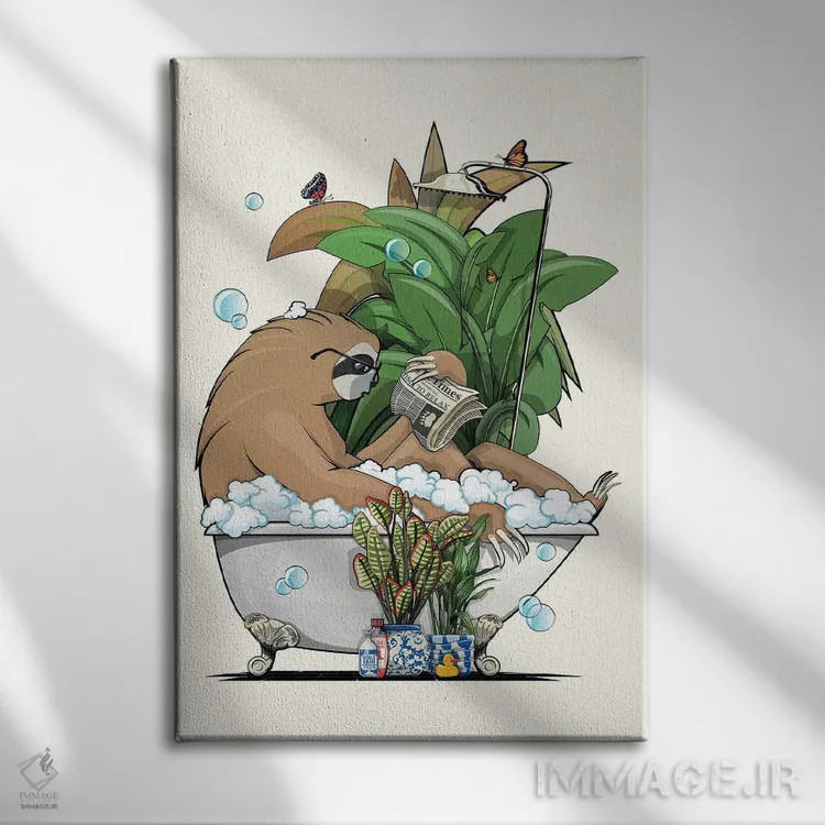 تابلو دکوراتیو تنبل در حال مطالعه در وان حمام اثر وایات دیزاین - نمای روبهرو روی دیوار
