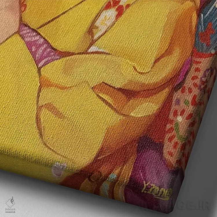 تابلو دکوراتیو نقاشی روغنی پرتره دختر با کیمونو اثر یوئه زنگ - نمای نزدیک بافت بوم