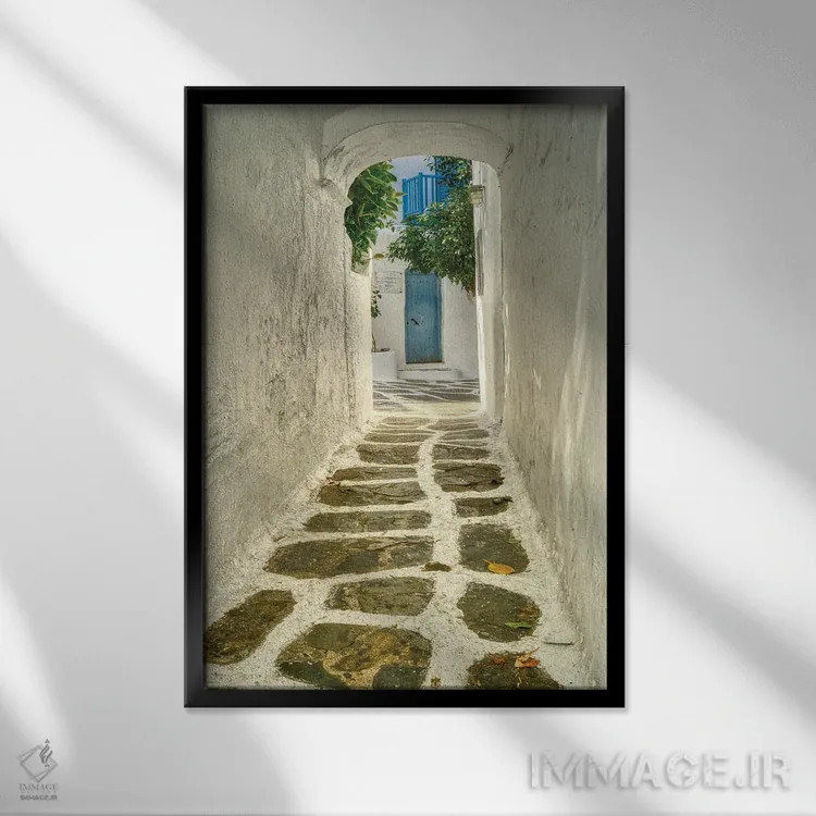تابلو دکوراتیو پیاده رو در میکونوس اثر زویی شوماخر - نمای قابدار مشکی