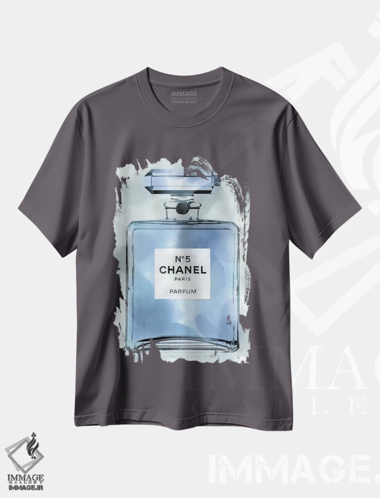 تیشرت طوسی طرح شنل ,بطری عطر آبی اثر مدلین بلیک