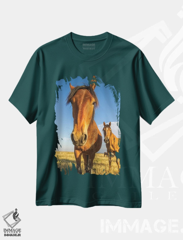 تیشرت سبز طرح دار Utah, Tooele County. Wild horses close-up.,ایالات متحده، یوتا، شهرستان توئله. نمای نزدیک اسب های وحشی. اثر جینز گالری