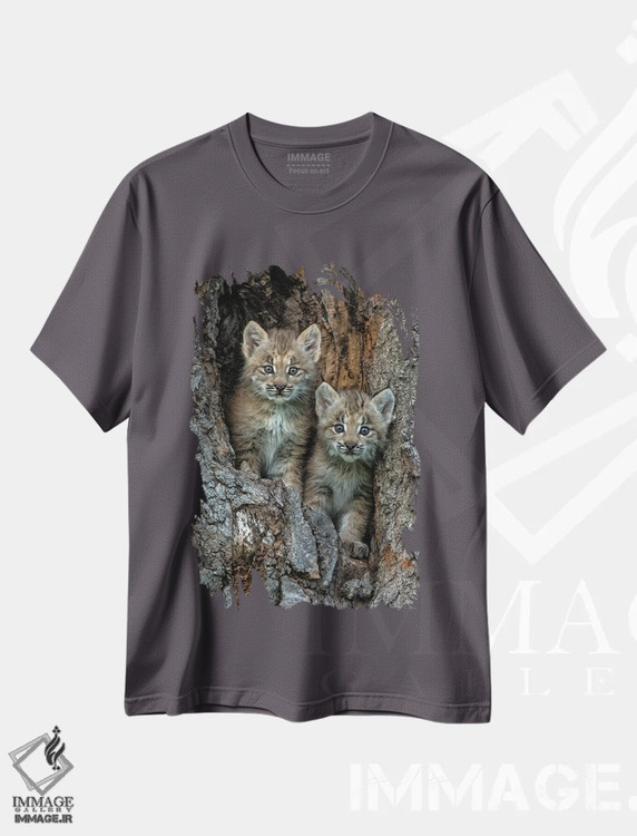 تیشرت طوسی طرح دار Montana. Bobcat Kittens In Tree Den.,بچه گربه های وحشی در لانه درختی اثر جینز گالری