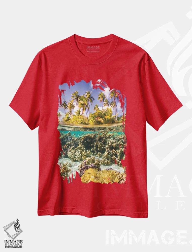 تیشرت قرمز طرح دار Taha'a Under/Above Water Split Of Coral And Palm Trees,ترکیب زیر و بالای آب از مرجان و درختان نخل اثر جینز گالری