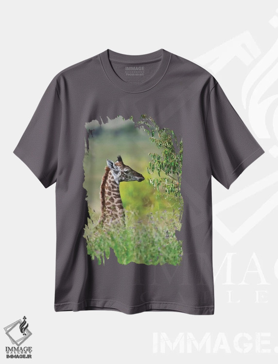 تیشرت طوسی طرح دار Maasai Mara National Reserve, Kenya,زرافه بچه، پارک ملی ماسایی مارا، کنیا اثر کرن سو