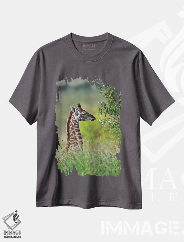 تیشرت طوسی طرح دار Maasai Mara National Reserve, Kenya,زرافه بچه، پارک ملی ماسایی مارا، کنیا اثر کرن سو