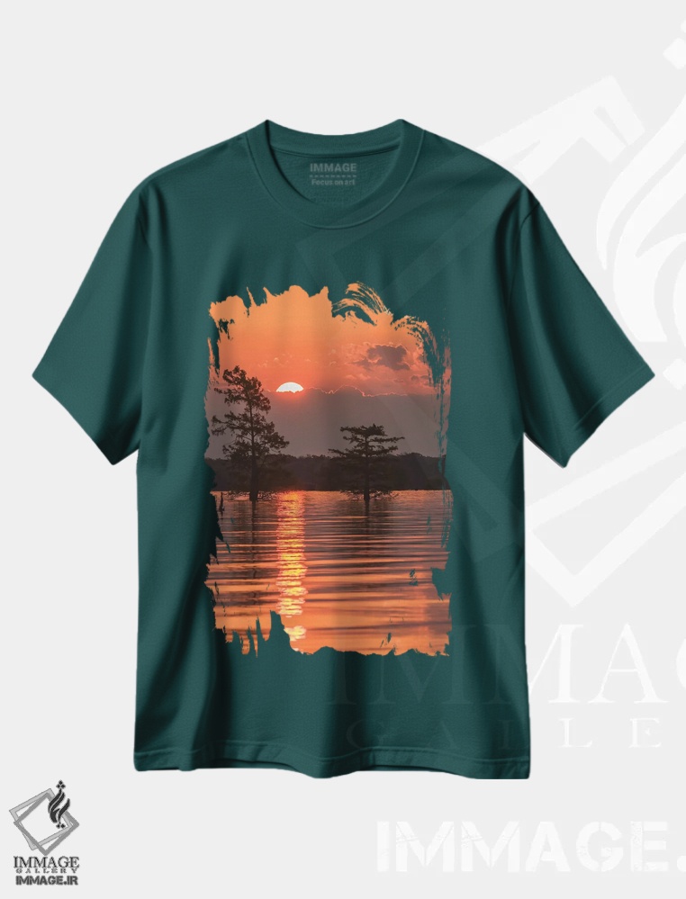 تیشرت سبز طرح دار Louisiana, Atchafalaya National Wildlife Refuge. Sunrise on swamp.,آمریکا، لوئیزیانا، پناهگاه ملی حیات وحش آچافالایا. طلوع خورشید بر تالاب اثر جینز گالری