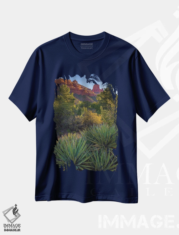 تیشرت سرمه ای طرح دار Arizona, Sedona. Landscape with rock formation and cacti.,چشم انداز سدونا با صخره ها و کاکتوس ها اثر جینز گالری
