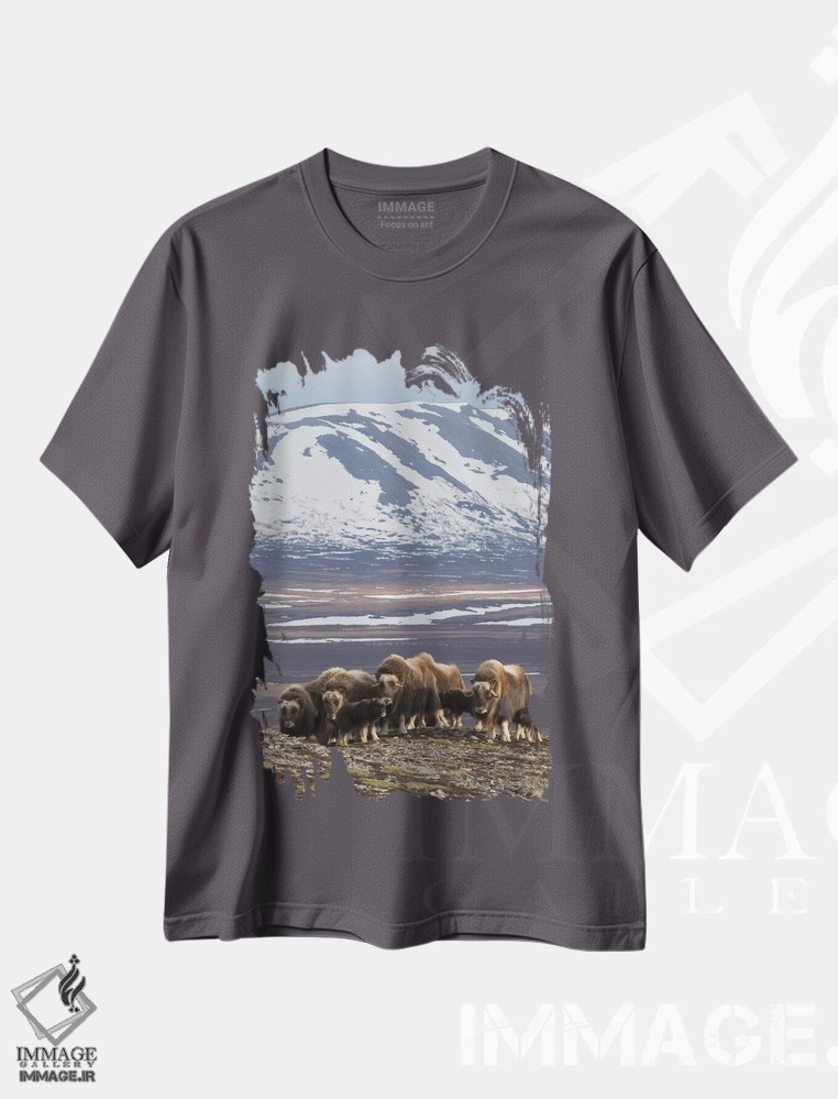 تیشرت طوسی طرح دار Arctic habitat,گله گاومیش مشکین، زیستگاه شمالگان اثر کن آرچر