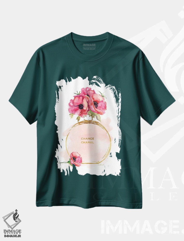 تیشرت سبز طرح دار بطری عطر گرد و شقایق ها اثر آماندا گرینوود