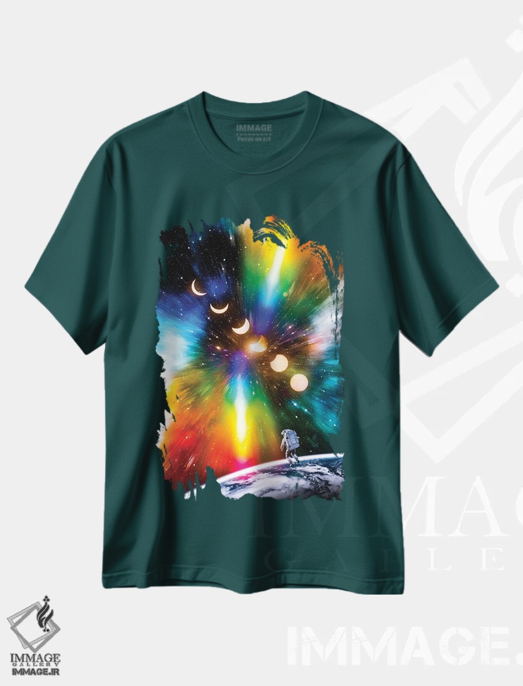 تیشرت سبز طرح دار Phases Of The Moon And Colorful Universe,فضانورد، فازهای ماه و جهان رنگارنگ اثر جن زد