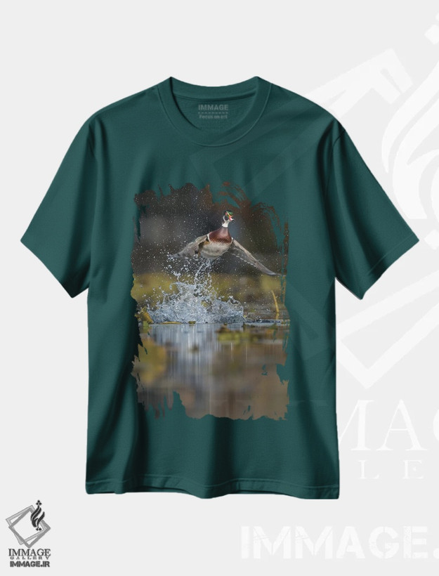 تیشرت سبز طرح دار Washington State. Male Wood Duckflying from Union Bay in Seattle.,اردک چوبی نر در حال پرواز از یونیون بی، سیاتل، واشنگتن اثر گری لوهِم