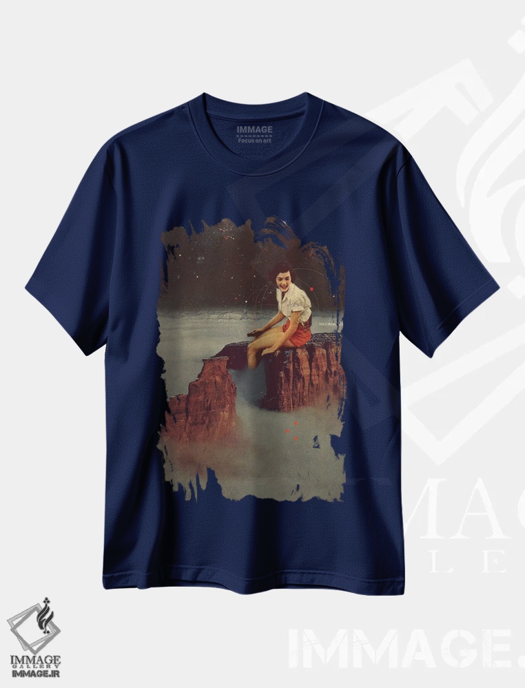 تیشرت سرمه ای طرح دار "تنها امید اینجا" اثر فرانک موس