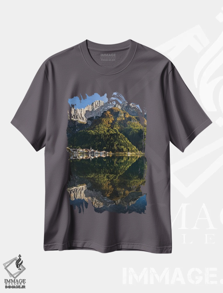 تیشرت طوسی طرح طبیعت ,Dolomites, Veneto, Italy,دهکده آلگه کنار دریاچه آلگه در دامنه کوه چیوتا، دولومیت ها، ونتو، ایتالیا اثر مارتین زویک