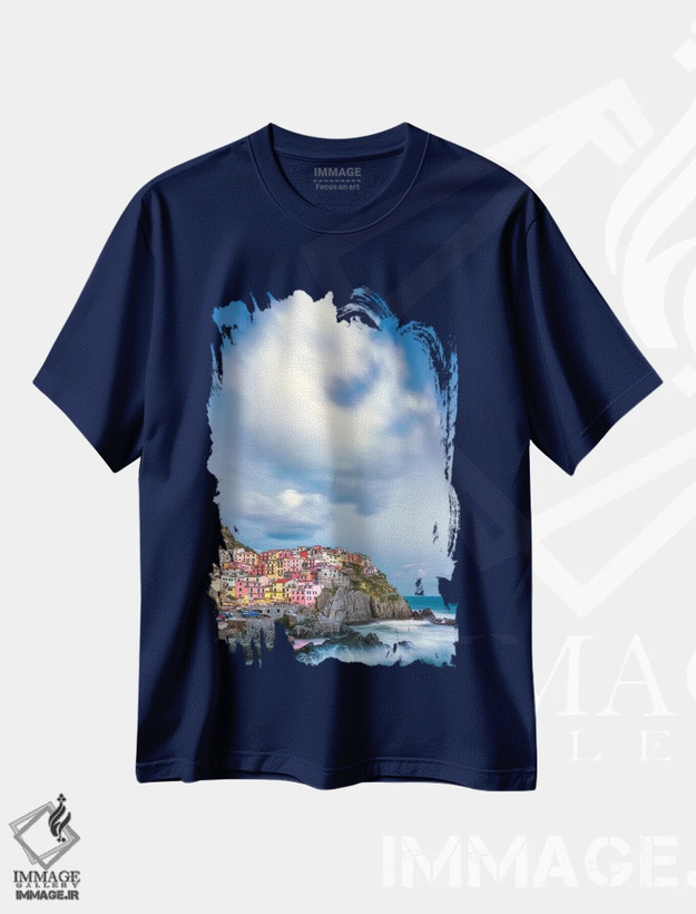 تیشرت سرمه ای طرح دار Manarola. Cloud over coastal town.,ایتالیا، مانارولا. ابر بالای شهر ساحلی اثر جینز گالری