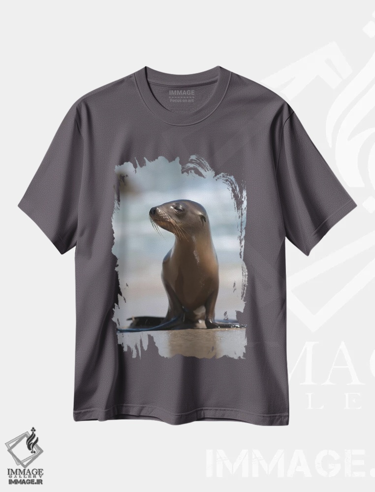 تیشرت طوسی طرح دار California, La Jolla. Baby sea lion on beach.,آمریکا، کالیفرنیا، لا خوییا. توله شیر دریایی روی ساحل اثر جینز گالری