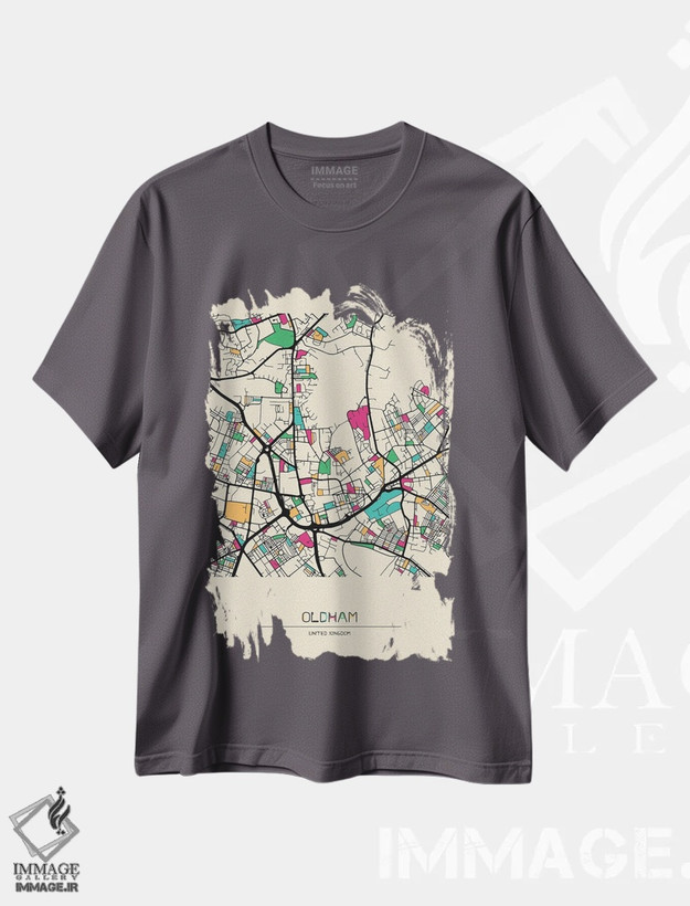 تیشرت طوسی طرح دار نقشهٔ اولدهام، انگلستان اثر آیشه دنیز آکِرمان
