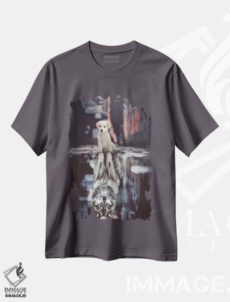 تیشرت طوسی طرح دار A Reflection Of Puppy In A Puddle Street,گرگ نوجوان؛ بازتاب توله سگ در آب جمع شدهٔ خیابان اثر جن زد