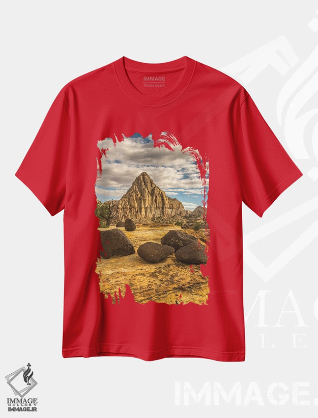 تیشرت قرمز طرح دار Utah, Capitol Reef National Park. Pectols Pyramid in autumn.,هرم پکتولز در پاییز اثر جینز گالری